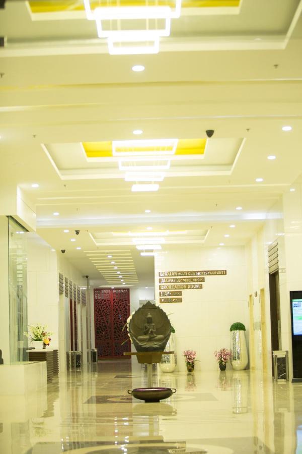 Maha Bodhi Hotel.Resort.Convention Centre Buitenkant foto