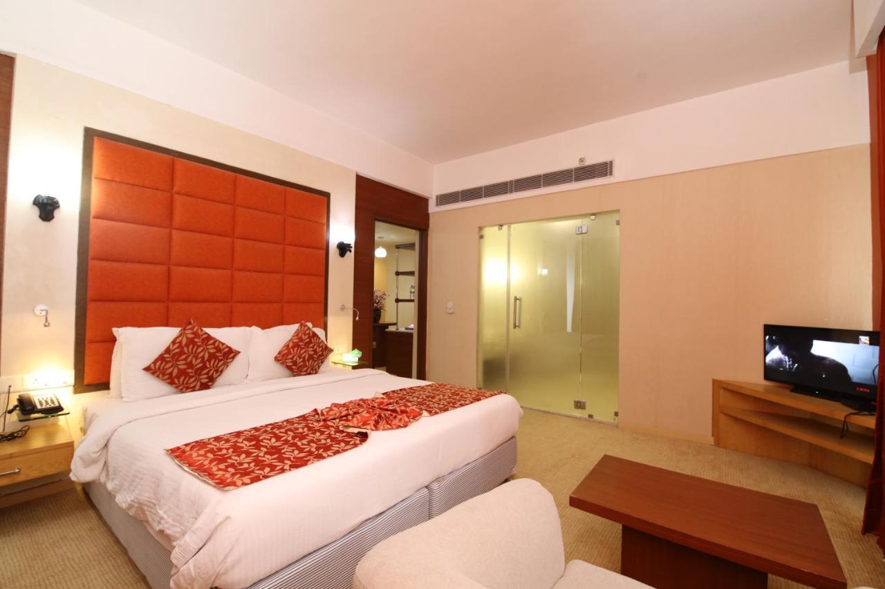 Maha Bodhi Hotel.Resort.Convention Centre Buitenkant foto