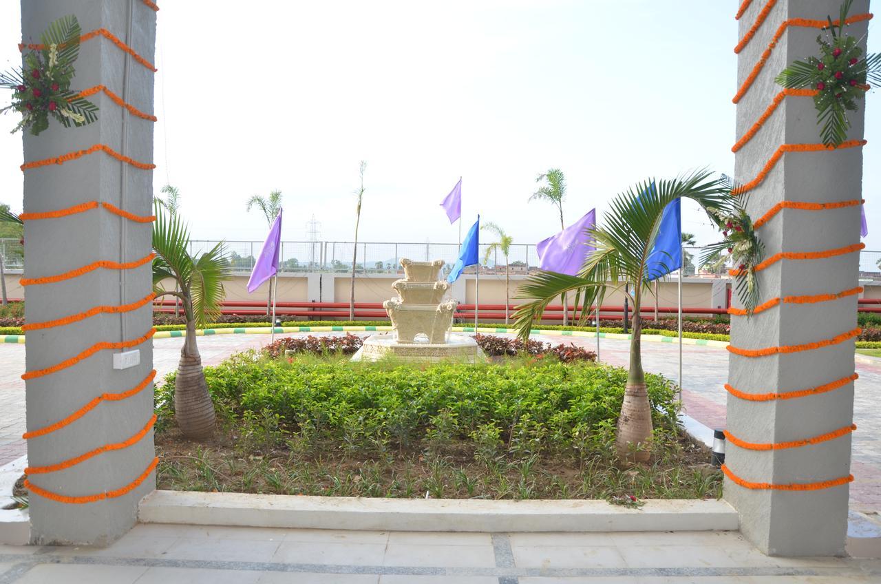 Maha Bodhi Hotel.Resort.Convention Centre Buitenkant foto